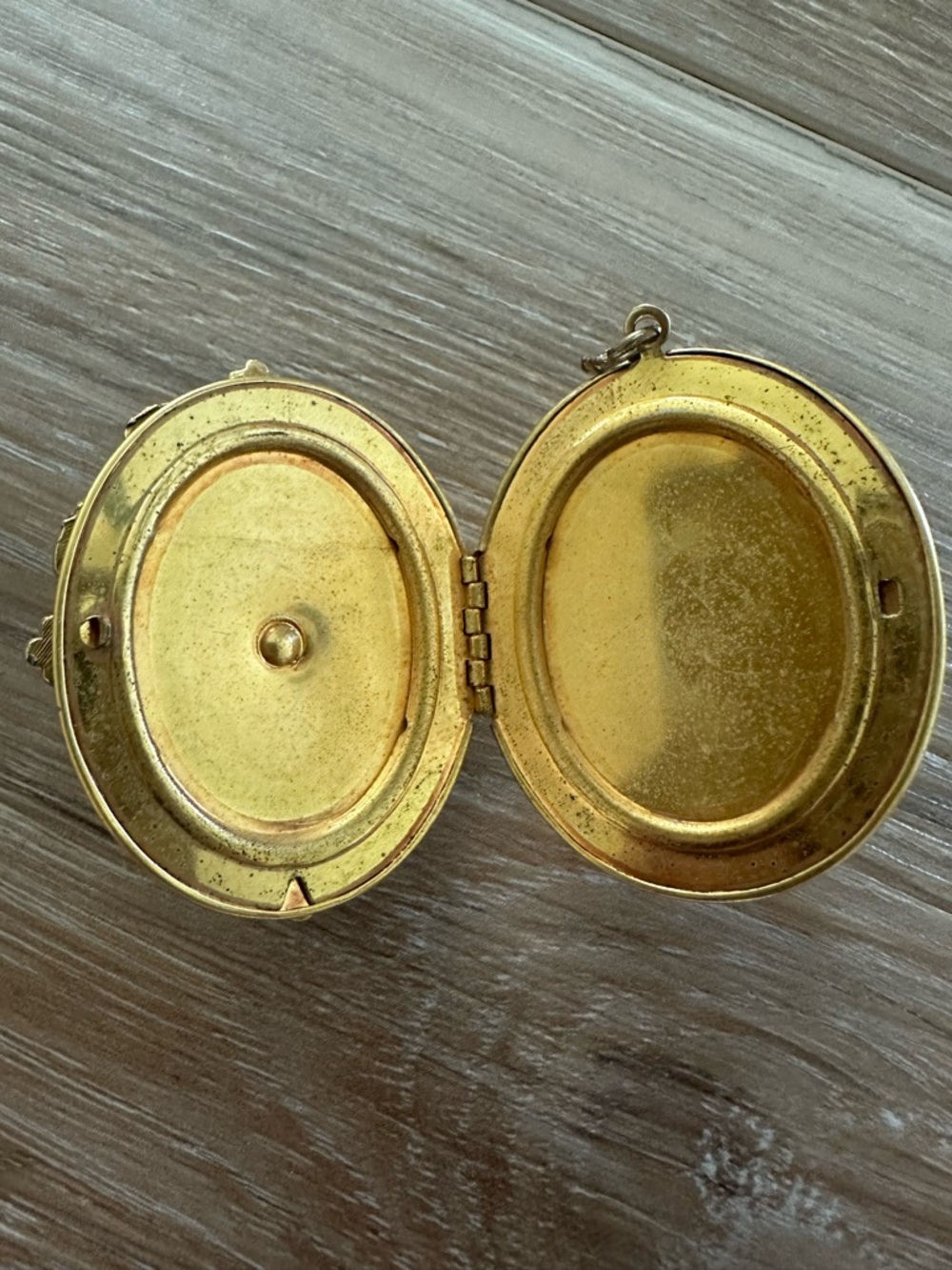 Vintage Cameo Locket Pendant - Picture 3 of 4